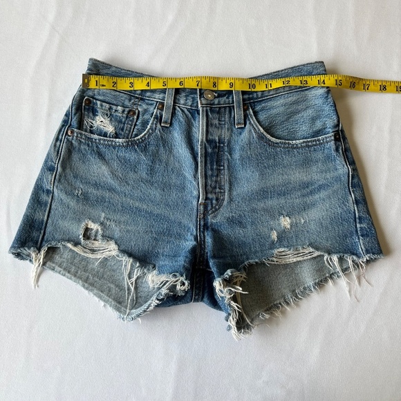 Levi’s 501 Button Cotton Cut-Off Denim Shorts Sz 26 - Picture 5 of 12